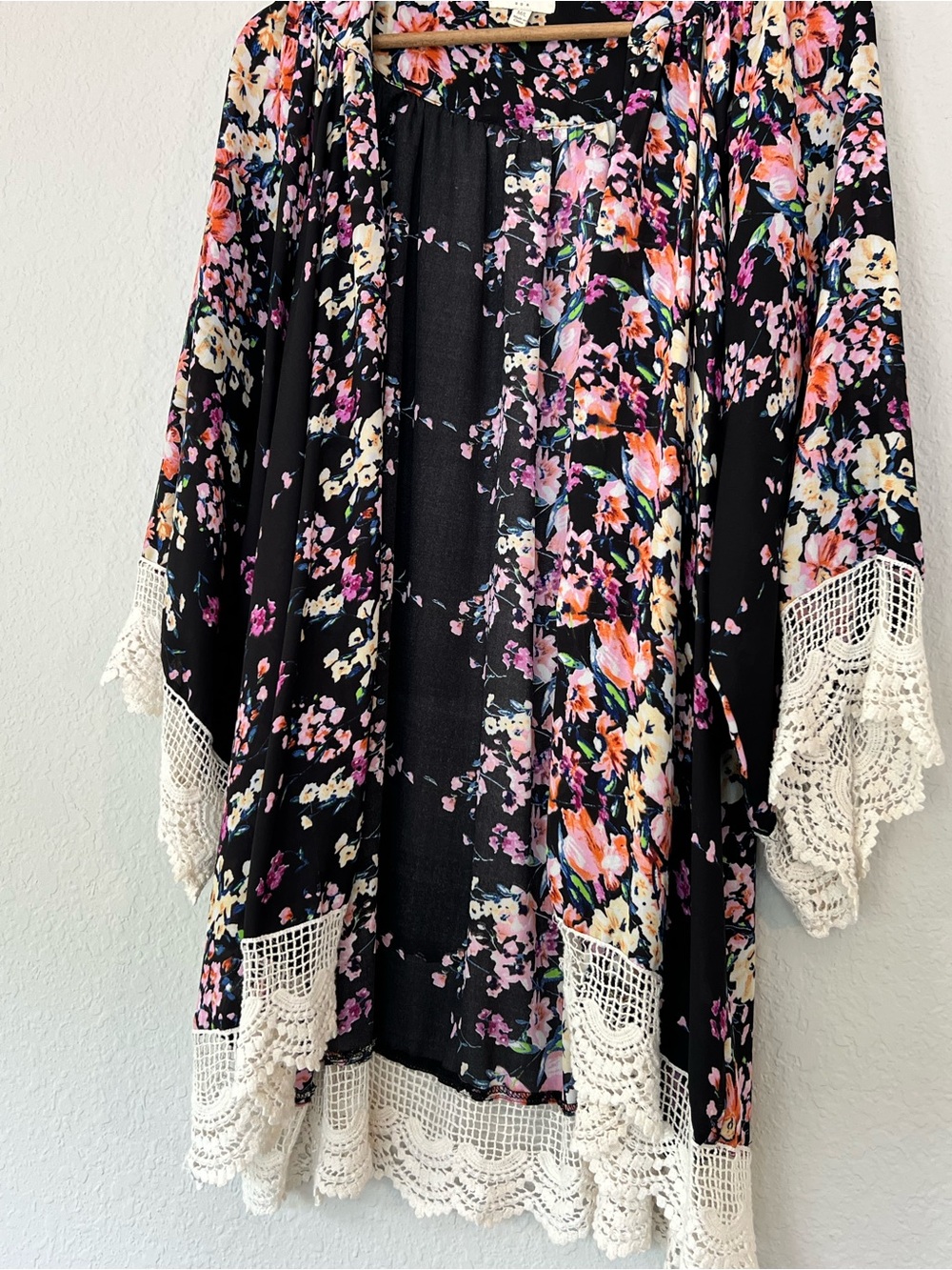Umgee Floral Lace Open Front Kimono Coverup Boho Chic Whimsical Whimsigoth M/L - Picture 3 of 6